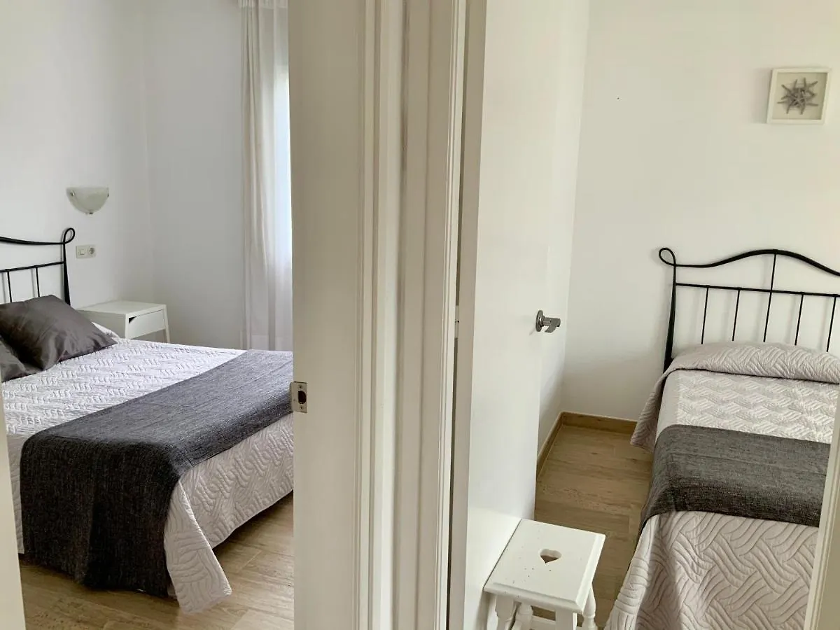 Holiday home Villa Montserrat 2, Terrace & Pool Sant Marti d'Empuries