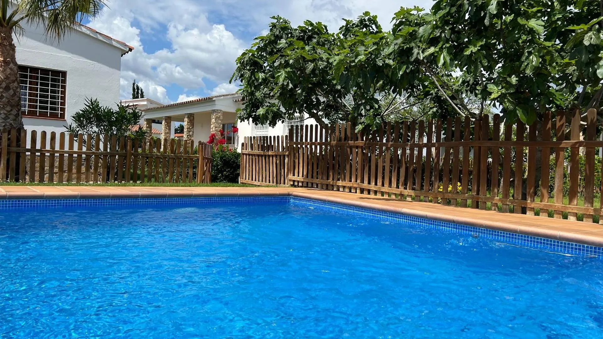 Villa Montserrat 2, Terrace & Pool Sant Marti d'Empuries